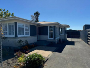 Great House - Family Fun, Napier